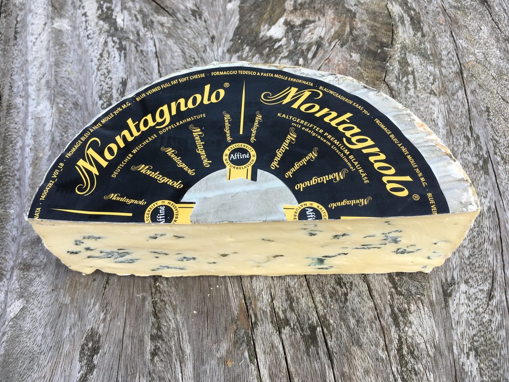Montagnolo a blue, triple-cream cheese - Germany